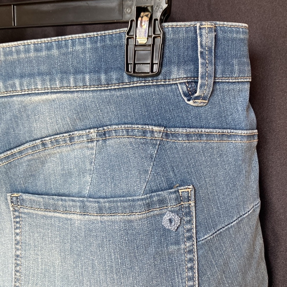 Democracy ab solution jean short denim short w slimming panel distressed 22W - Picture 8 of 17
